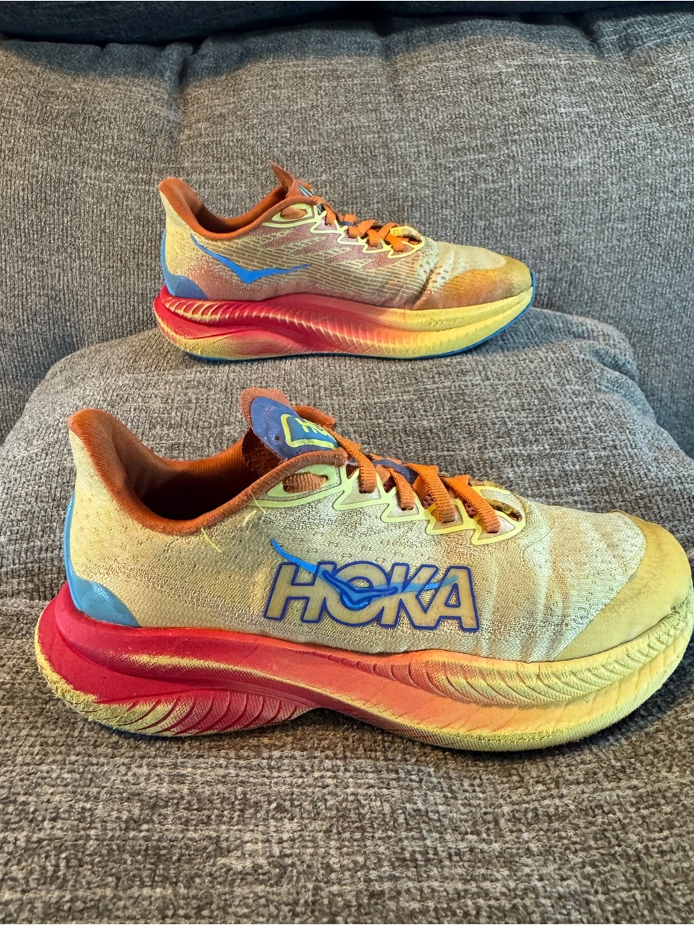 HOKA Mach 6 Kids popular Poppy / Squash Size 3.5